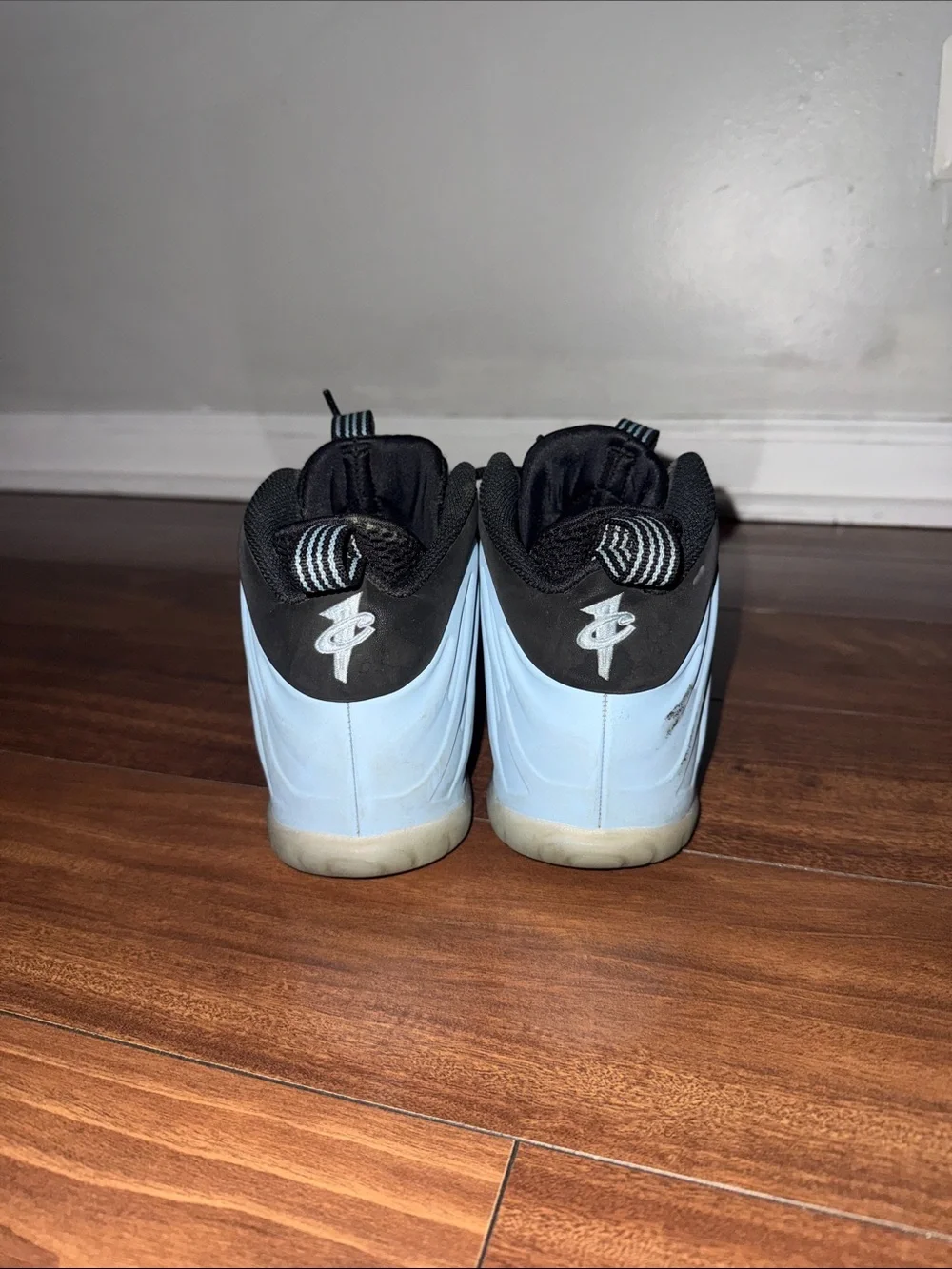 Boys Nike shoes - Picture 4 of 6